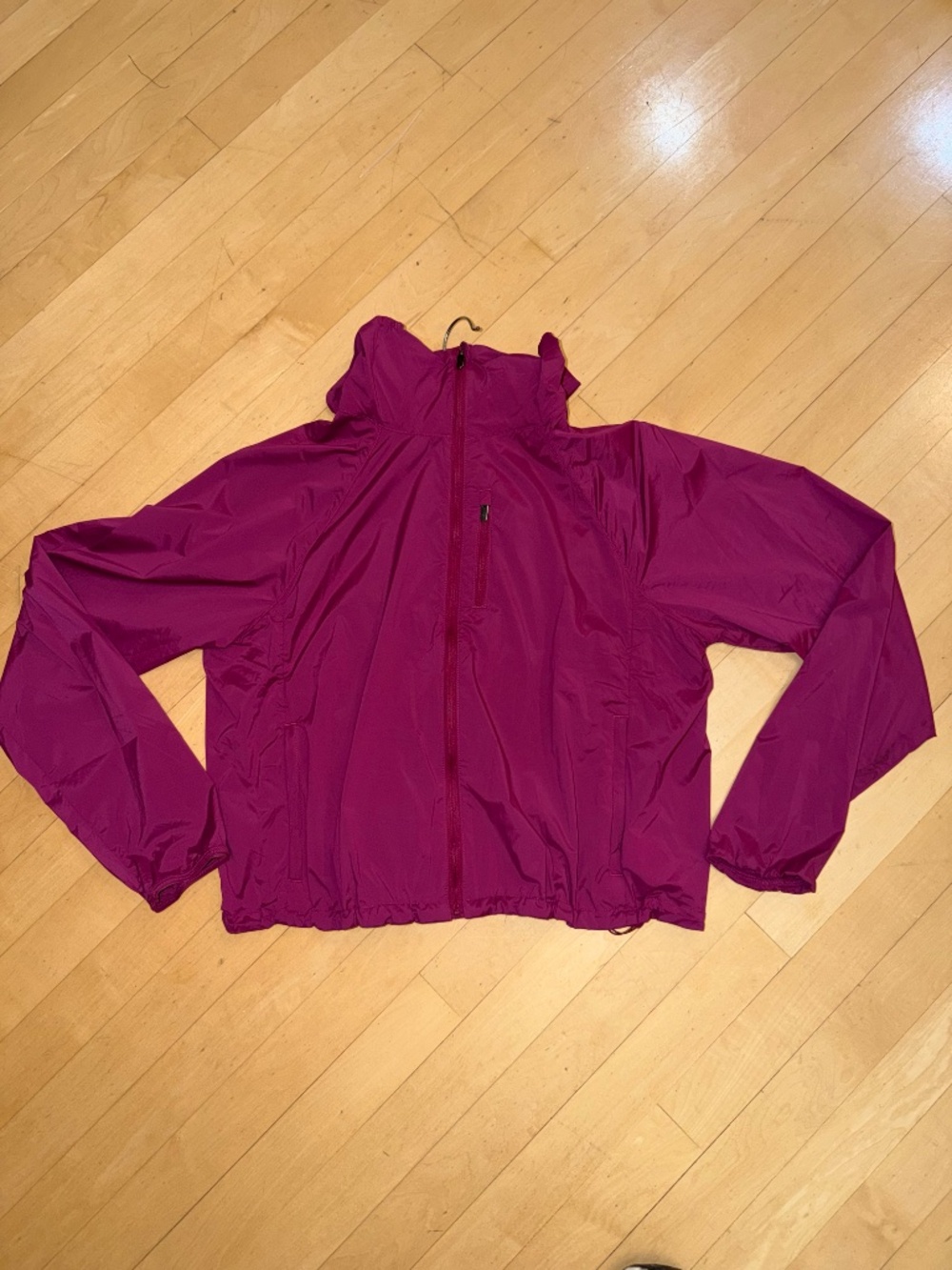 Athleta Burgundy wind runners jacket, M, CB2694 - Picture 3 of 3